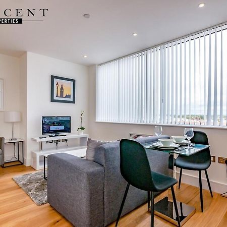Stunning Slough Apartment Eksteriør bilde